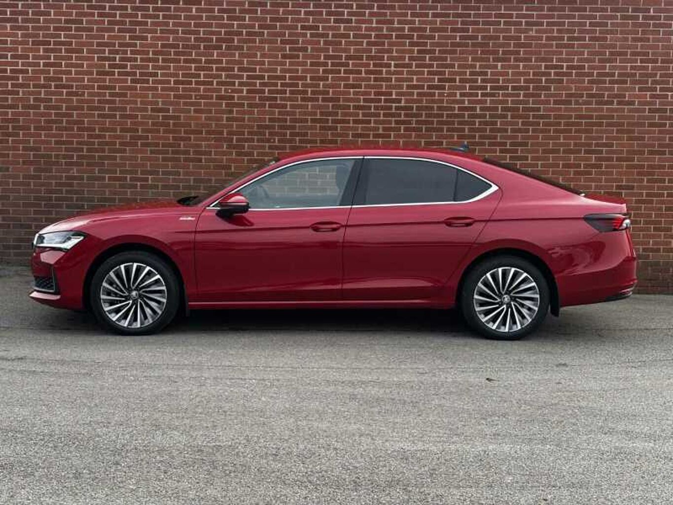 SKODA SUPERB 2.0 TDI 193 Laurin + Klement 4X4 5dr DSG